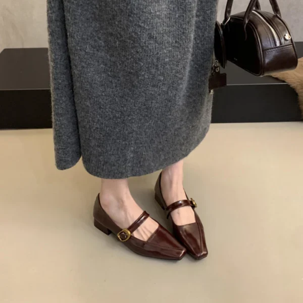 cn-11134207-7ras8-m8tzcvyte42l15.webp Mary Jane Leather Low Heels