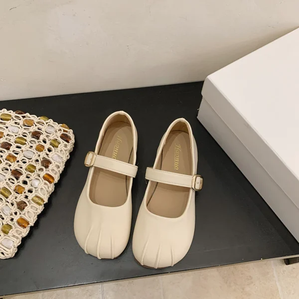 Women Pleated Buckle Ballet Flats