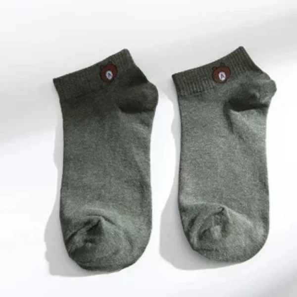 sg-11134201-7rceh-lsxw2q9qjbvvdd.webp Women Bear Low Ankle Socks